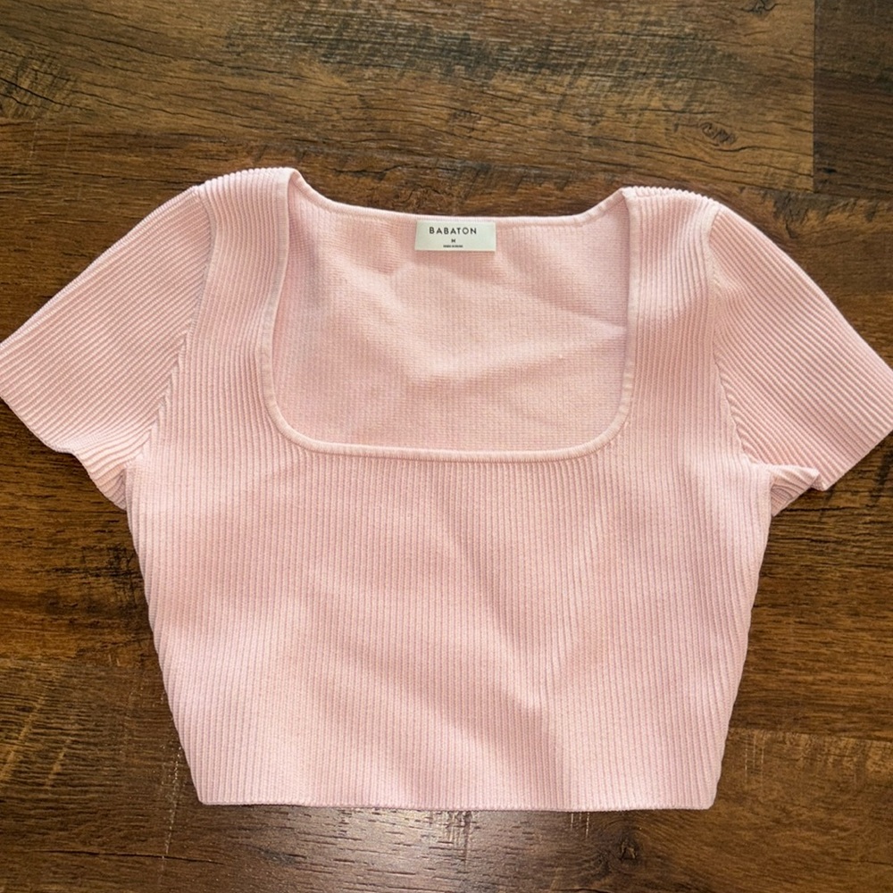 Aritzia Babaton sculpt knit. Size M